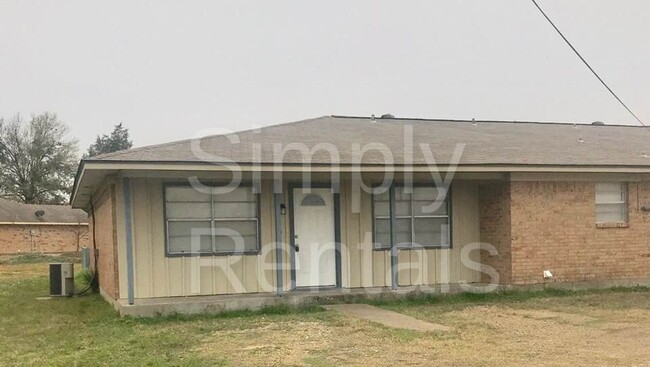 Building Photo - 409 Maple St