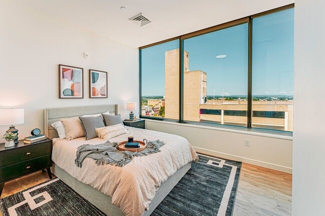 Interior Photo - The Hamilton at Grand Plaza