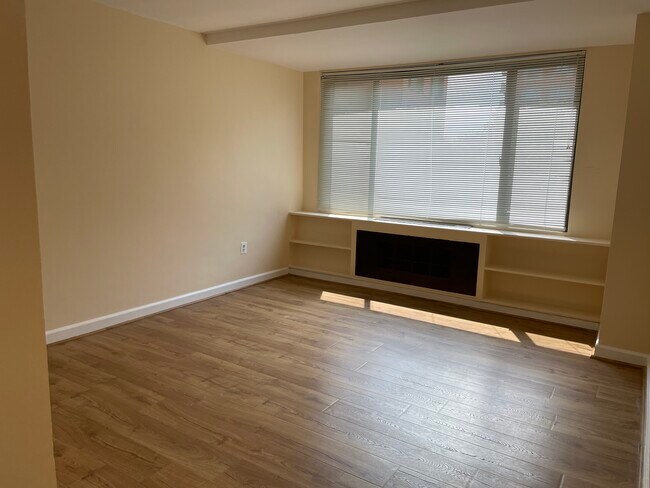 Foto del edificio - 1021 Arlington Blvd