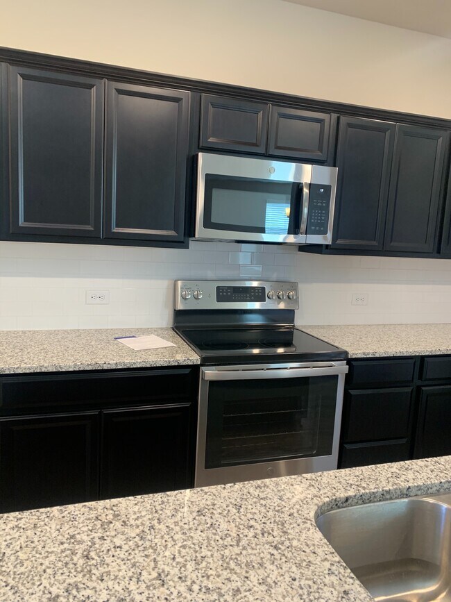 Building Photo - 2415 Chinook Way