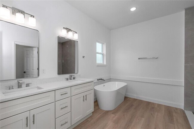 Building Photo - 8101 SW 132 Loop