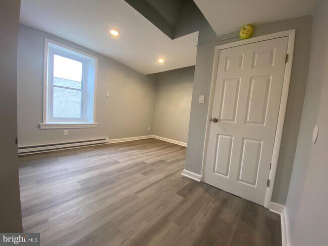 Foto del edificio - 21 E Price St