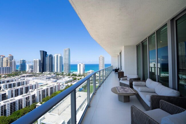 Foto del edificio - 330 Sunny Isles Blvd
