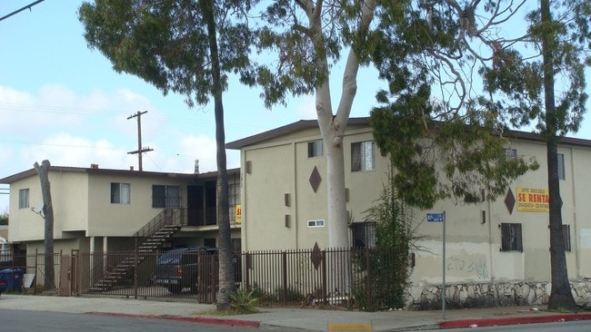 Building Photo - 1805 W 82nd St