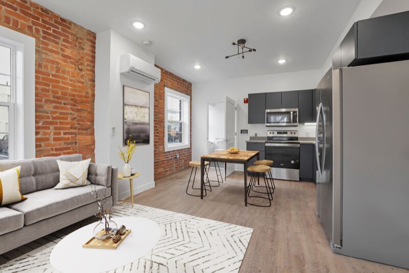 Foto principal - 593 E Broad St