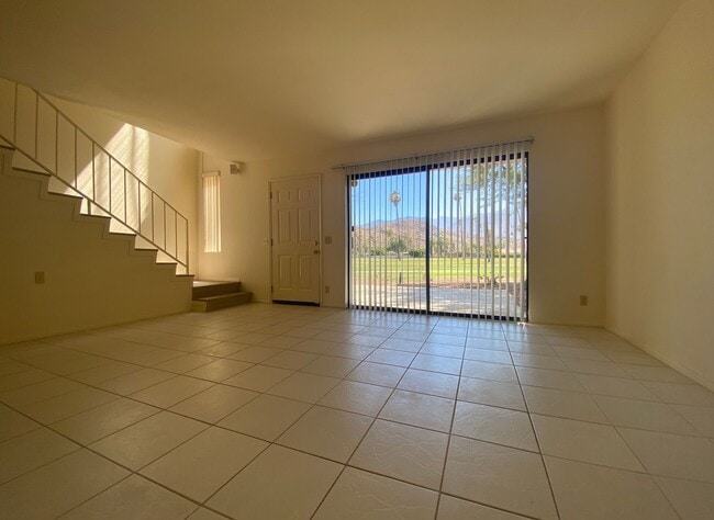 Building Photo - Palm Springs 3 br 3 bth on Golf Course