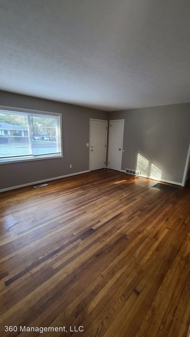 Foto del edificio - 3 br, 2 bath House - 352 Village Dr