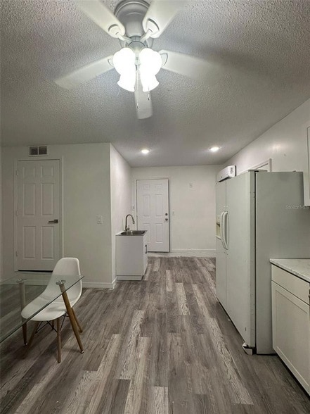 Building Photo - 611 Dunlin Ln