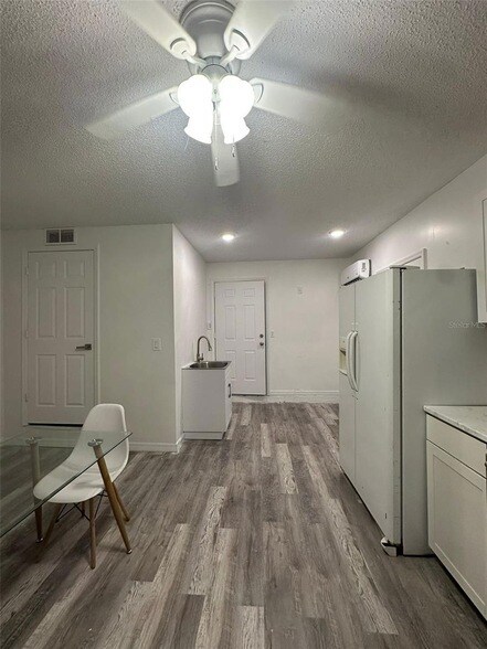 Foto del edificio - 611 Dunlin Ln