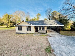 Building Photo - 3277 Club Dr