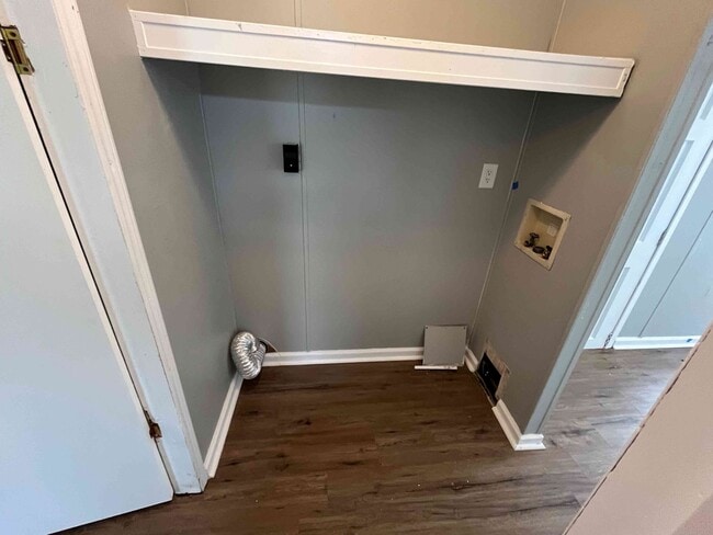 Building Photo - 14966 Ashley Way