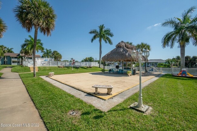 Foto del edificio - 250 N Banana River Dr