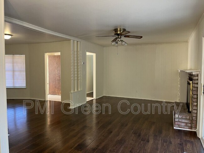 Foto del edificio - 2220 S 119th E Ave