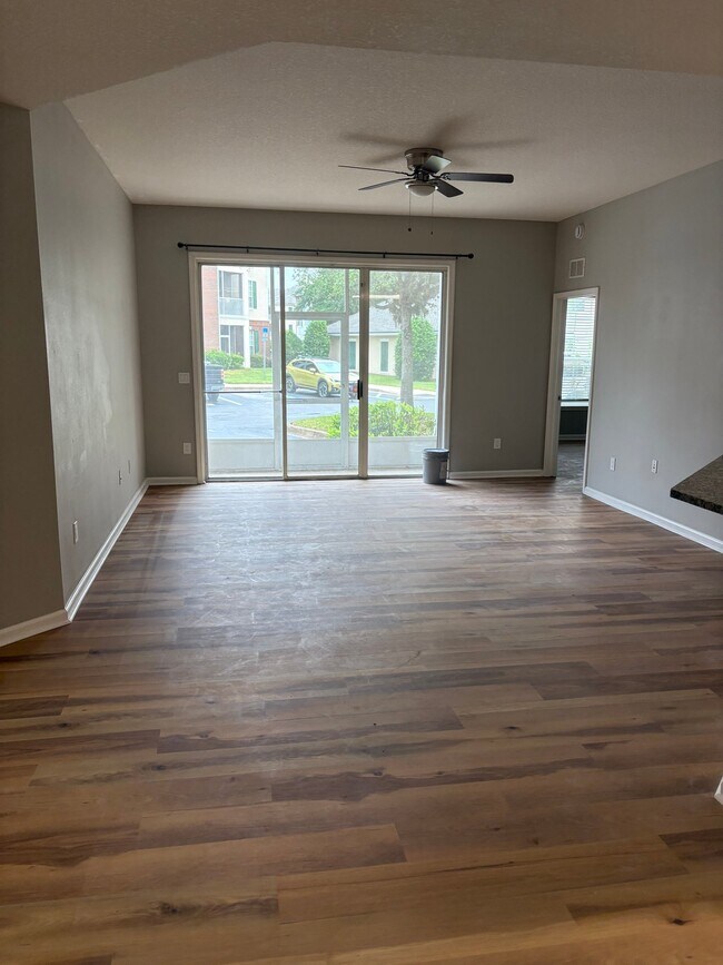 Foto del edificio - 785 Oakleaf Plantation Pkwy