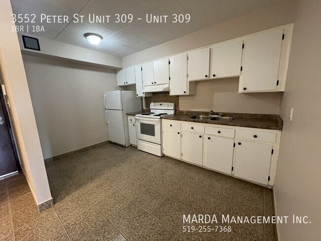 Photo du bâtiment - CHARMING 1 BEDROOM/1 BATH APT W/ BALCONY WEST WINDSOR - INCLUSIVE!