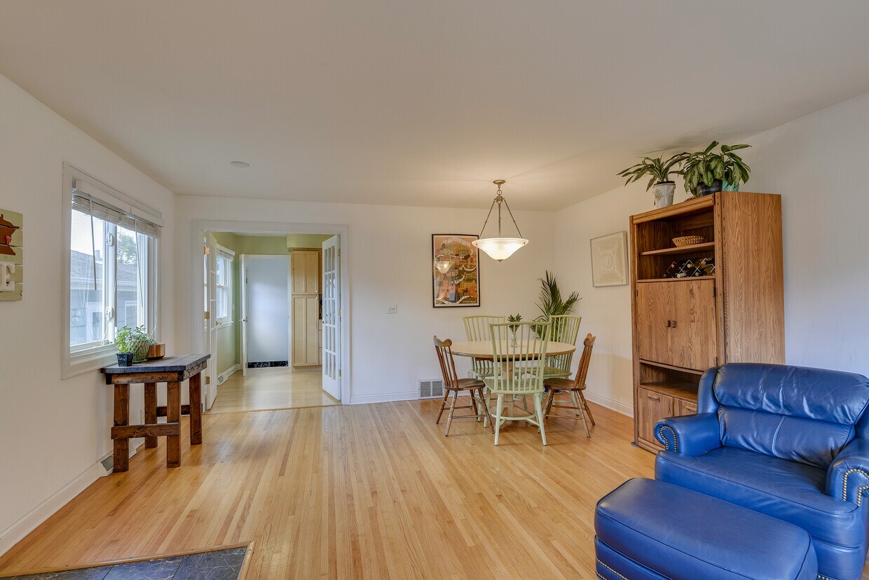 Foto principal - 2114 Grand Ave S