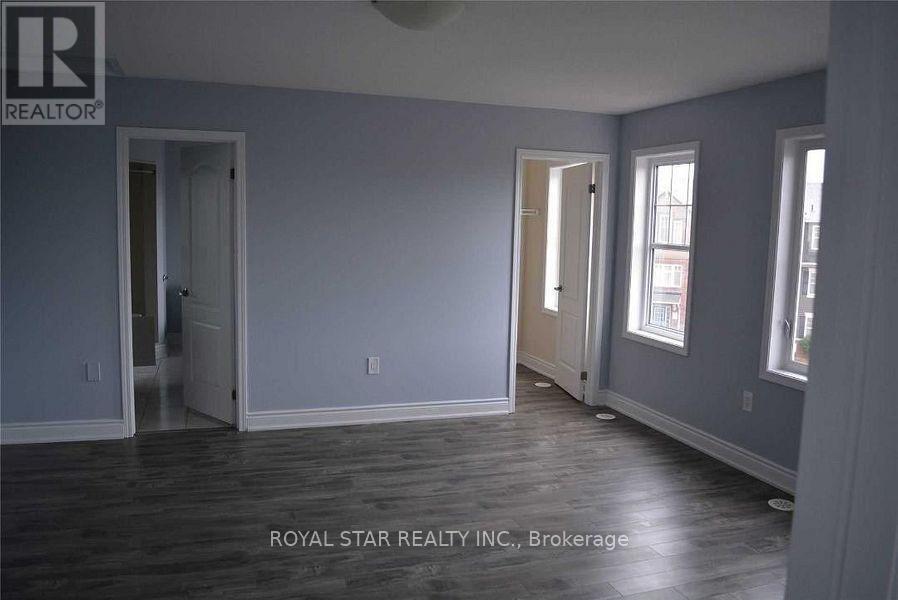 Building Photo - 54 Baycliffe Cres