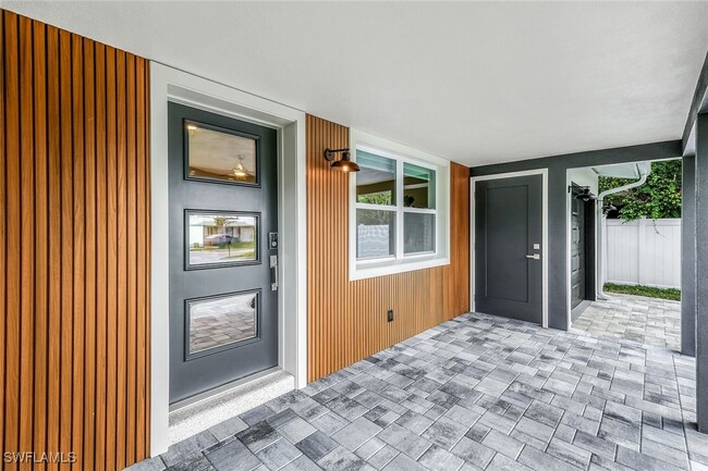 Foto del edificio - 975 22nd Ave N