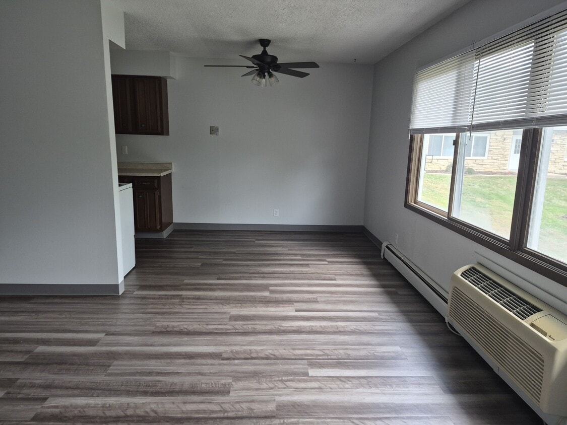 Foto principal - 1735 Edgewood Dr NW