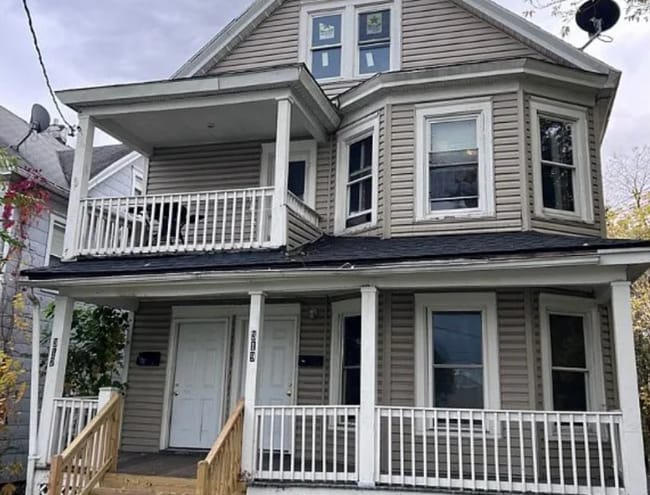 Building Photo - 317 Marguerite Ave