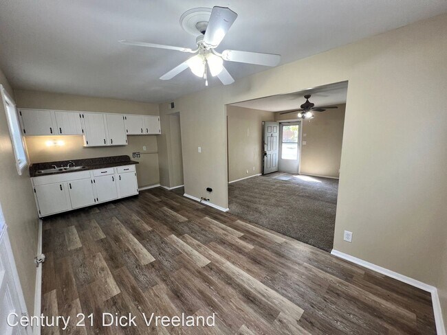 Building Photo - 3 br, 1 bath House - 536 Crestwood Ln.