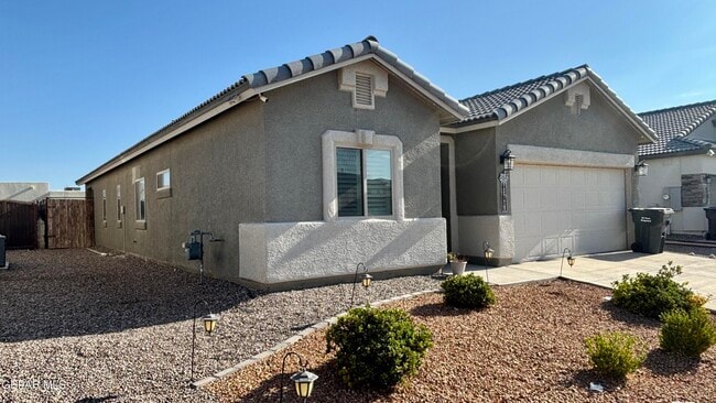 Building Photo - 13729 Samlesbury Ave