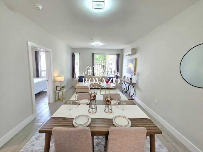 Building Photo - 130 Ellis Ave