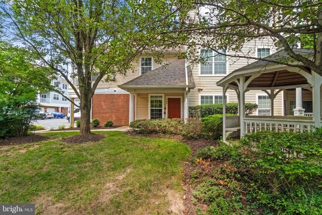 Building Photo - 5000 Willow Branch Way