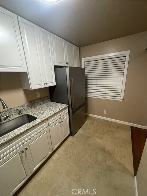 Building Photo - 37 S Sierra Madre Blvd