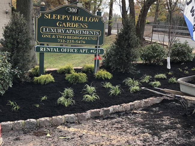Main Entrance - 300 Ford Ave