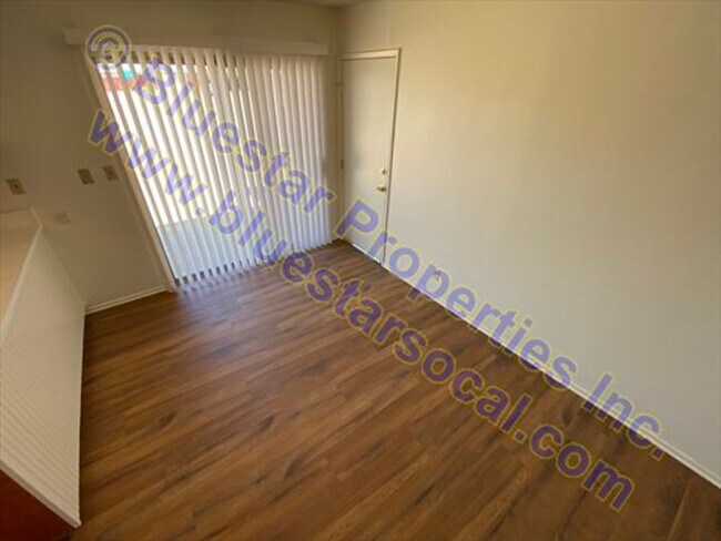 Foto del edificio - 13410 Navajo Rd