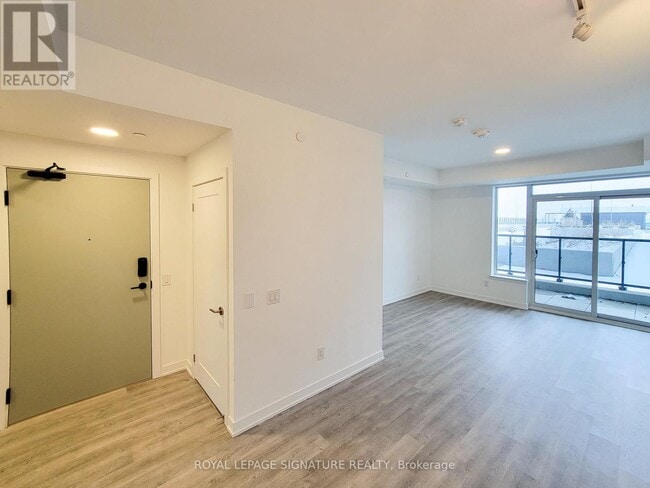 Building Photo - 5105 Hurontario St