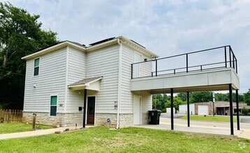 Building Photo - 2262 Hughey Dr
