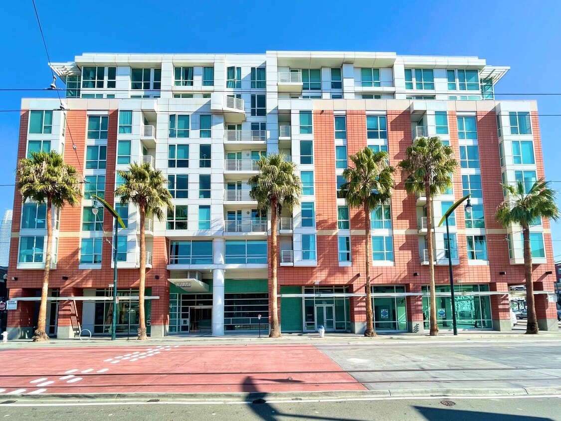 Primary Photo - Full Service Luxury Living w/City Views, I...