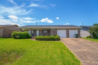 Building Photo - 28 Pleasant Cove