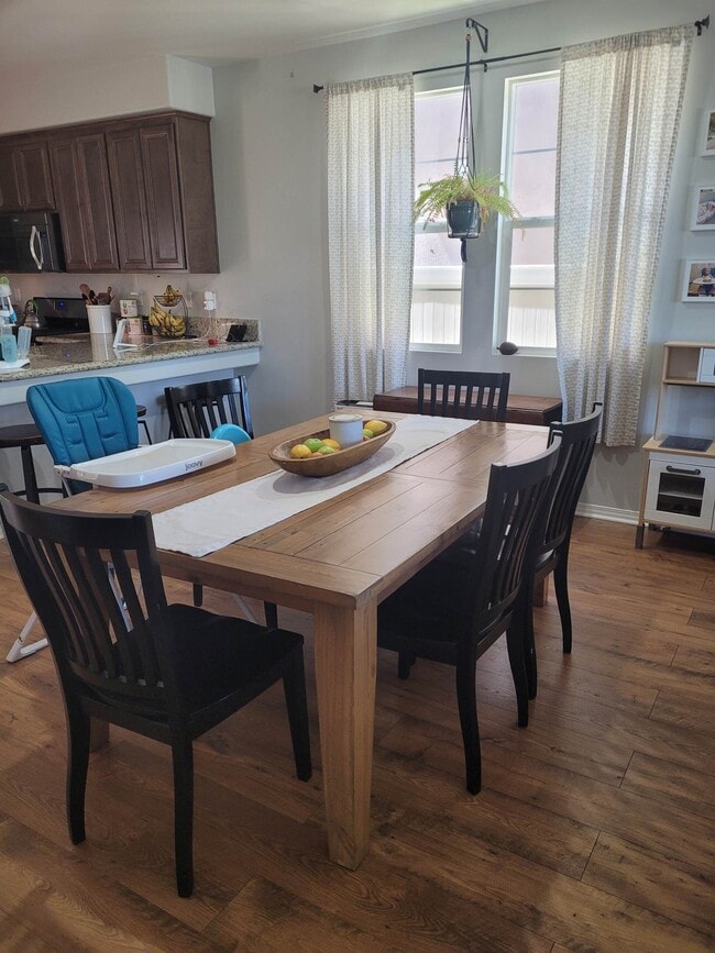 Foto del edificio - 2751 Park View Ct