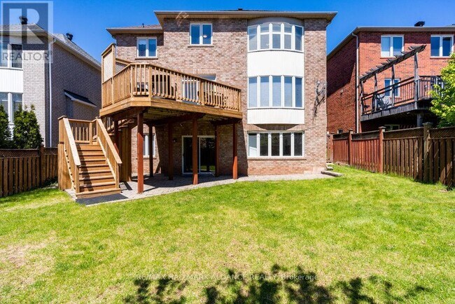 Photo du bâtiment - 1182 Lindenrock Dr