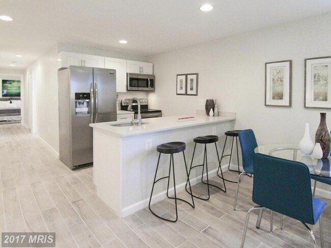 Building Photo - 911 Webster St NW