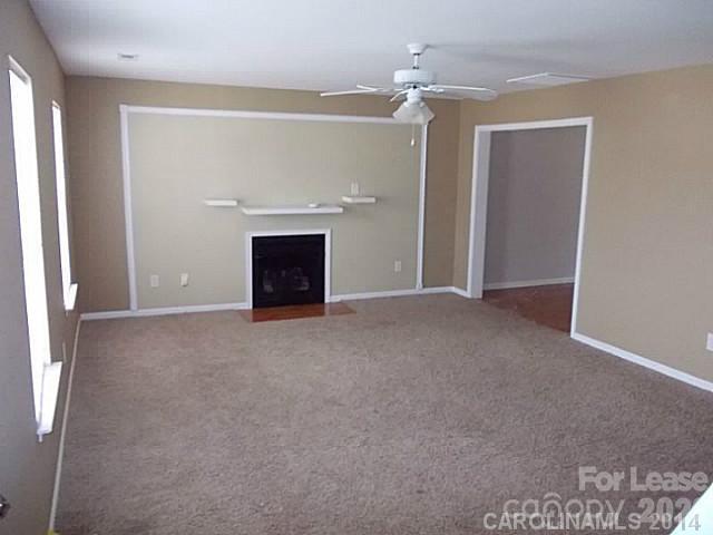 Foto del edificio - 1426 Peach Park Ln