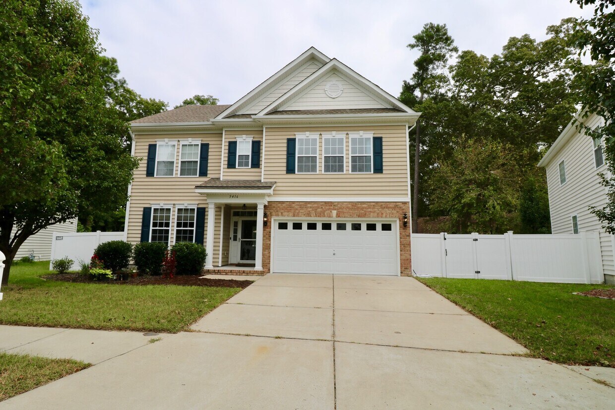 Foto principal - Immaculate 4 bedroom 2.5 Bath home in Sagi...