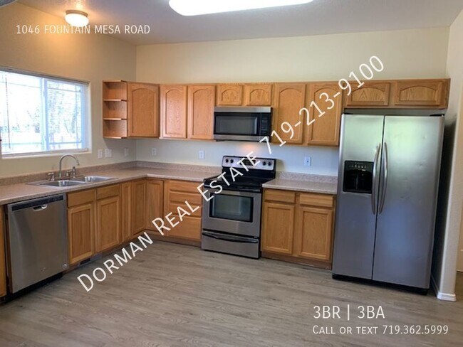 Building Photo - Beautiful 3 Bedroom Townhome Near Ft Carson