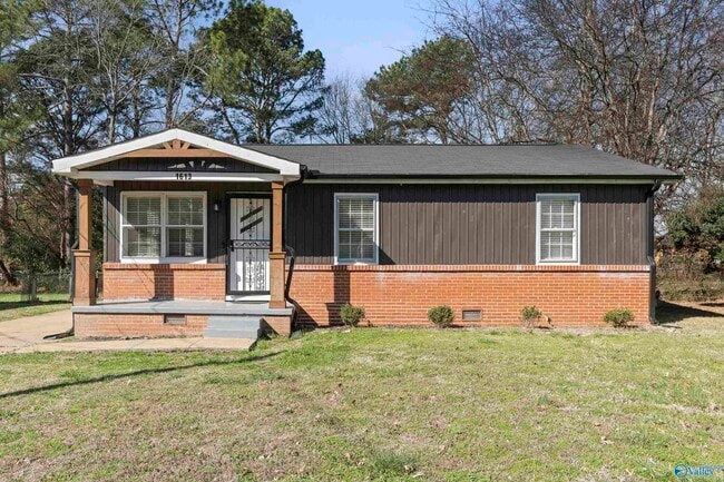 Foto del edificio - 1613 Armstrong St NW