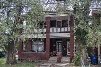 Building Photo - 892-894-894 Dennison Ave