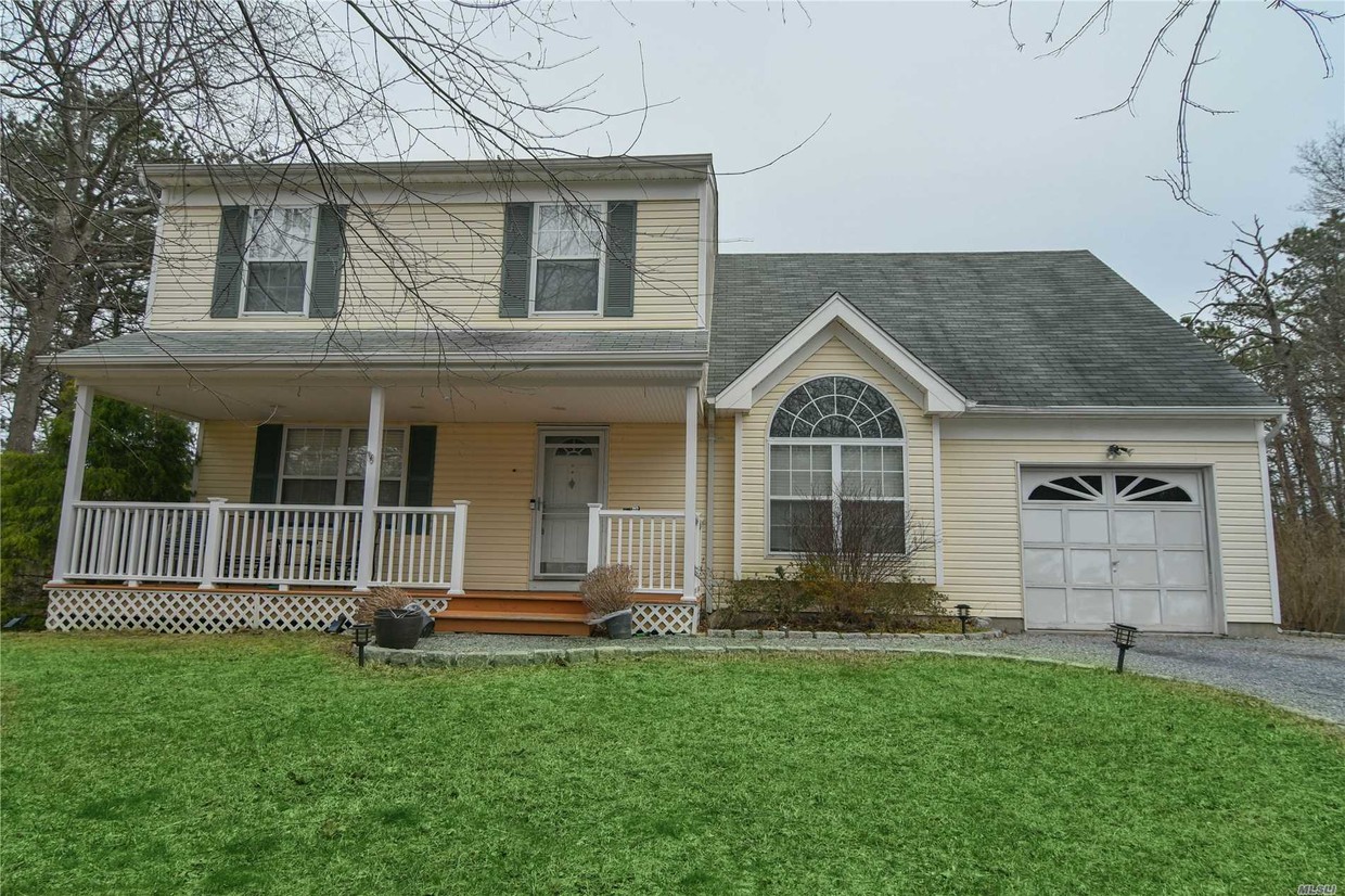 Primary Photo - 32 Stony Hollow Ln