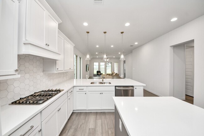 Building Photo - 11210 Burgus Farm Rd