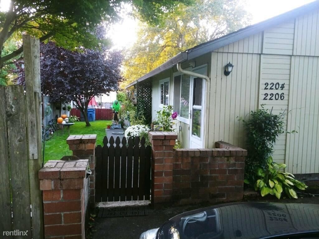 2 br, 1 bath House 2204 Markle Avenue House Rental in Vancouver, WA
