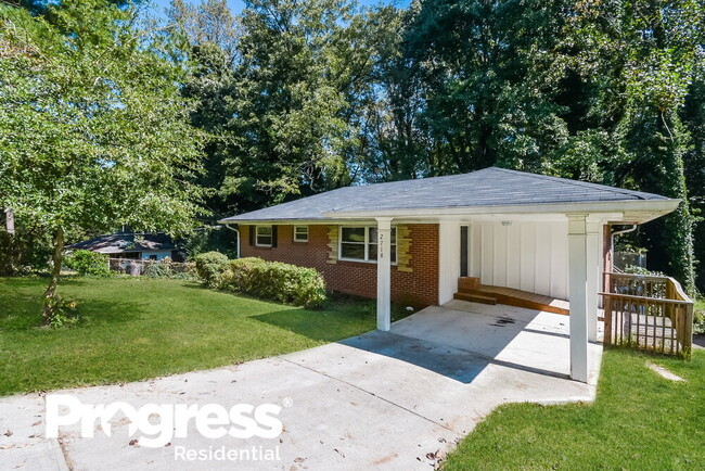 Building Photo - 2718 Delowe Dr