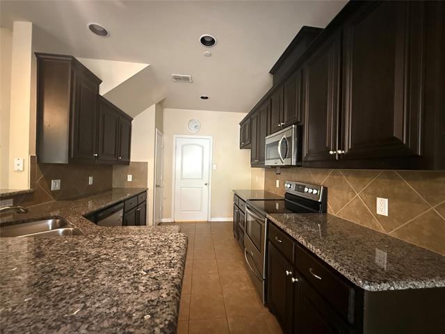 Foto del edificio - 217 Barrington Ln