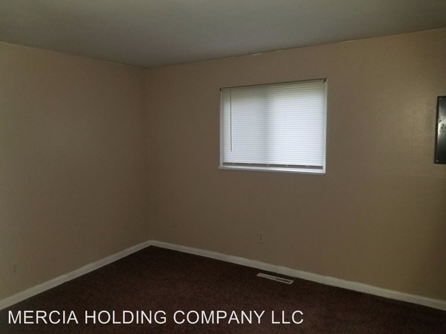 Building Photo - 1124-1142 Case Ct