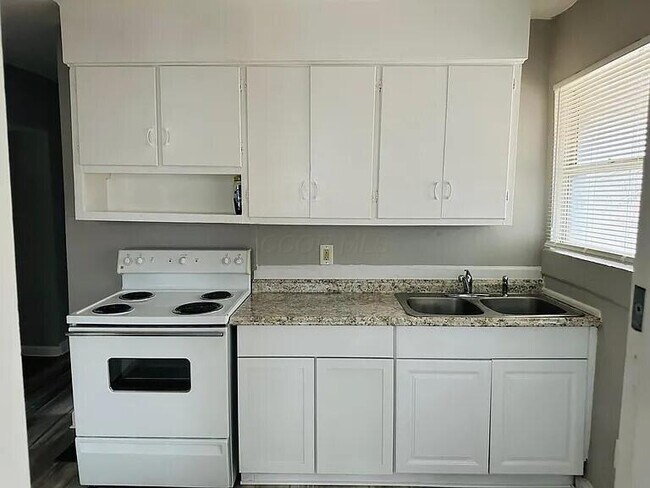 Foto del edificio - 148 Collingwood Ave